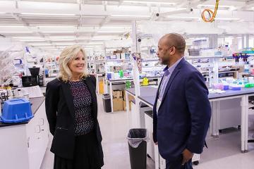 Dr. Biden tours the Research Core Facility at MSM with Dr. James Lillard.